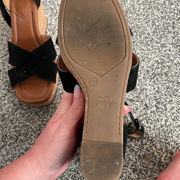 Wedge Heels - Picture 4 of 4